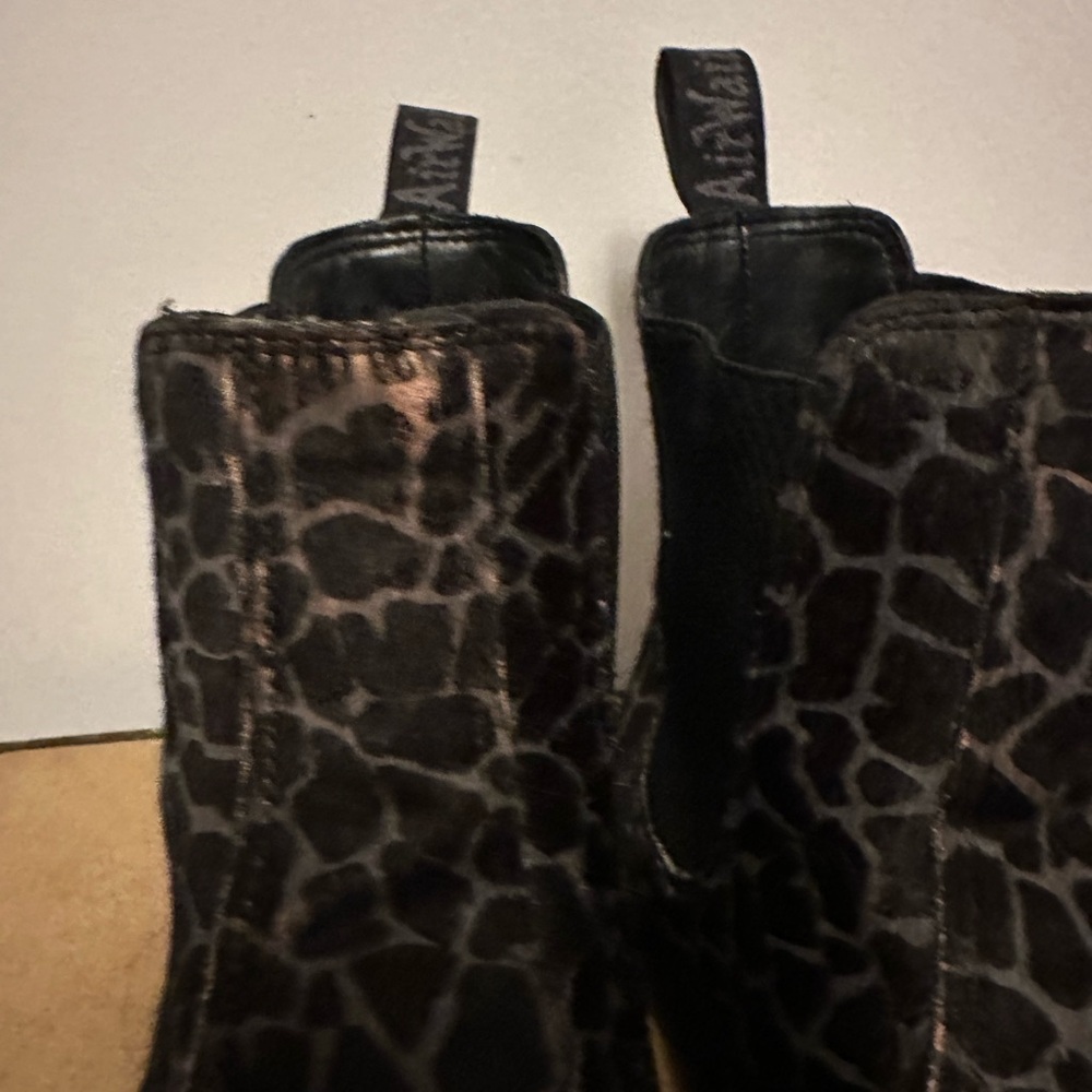 Dr. Martens Black Gray Giraffe-Print Chelsea Ankle Boots - Picture 6 of 12